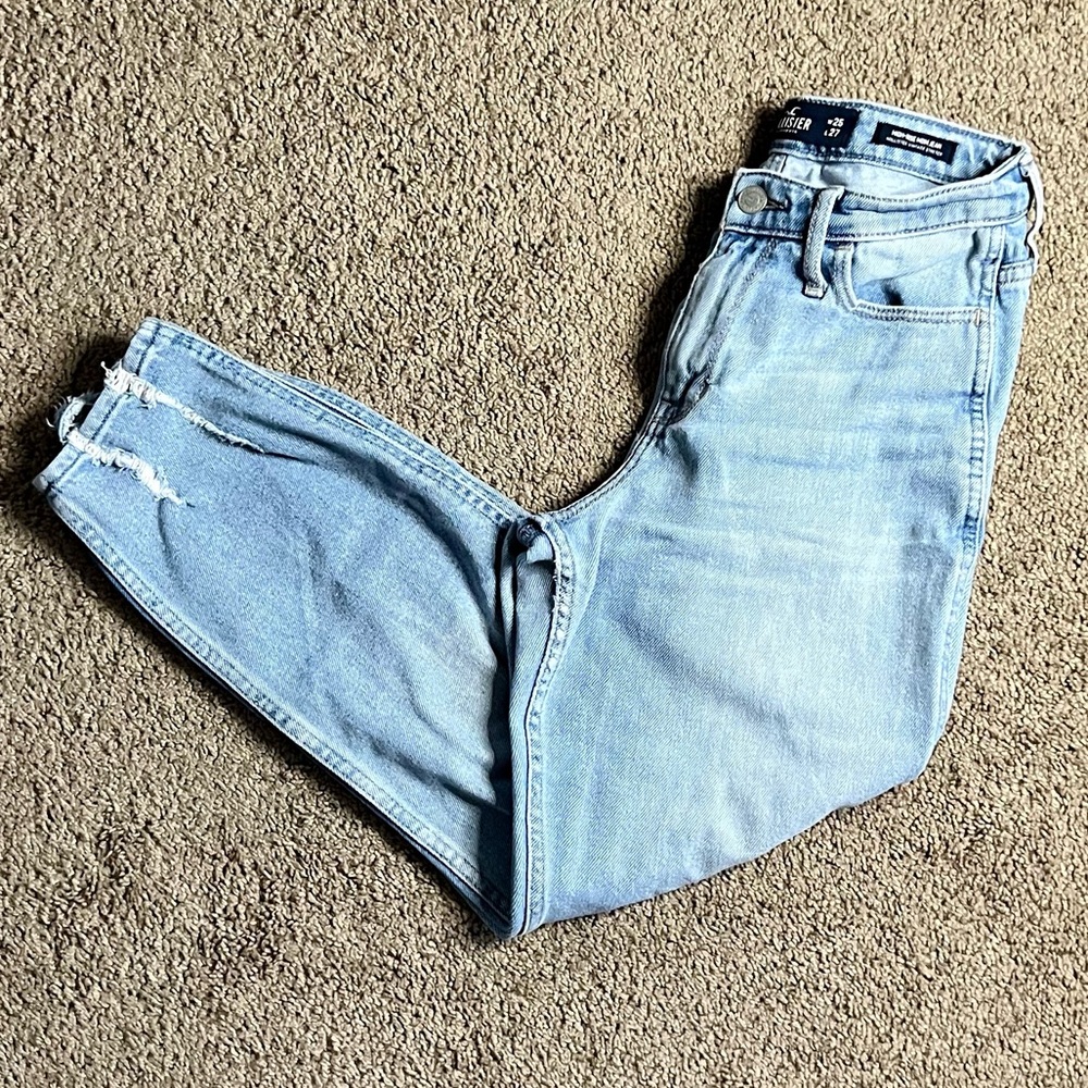 Hollister Mom Jeans Slight Distressing Size 1R